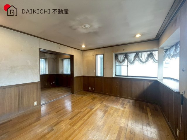 【居間・リビング】 | 川越市伊勢原町4丁目　中古戸建