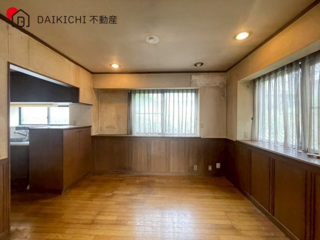 【居間・リビング】 | 川越市伊勢原町4丁目　中古戸建