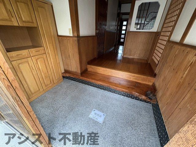 榎津売戸建ての玄関
