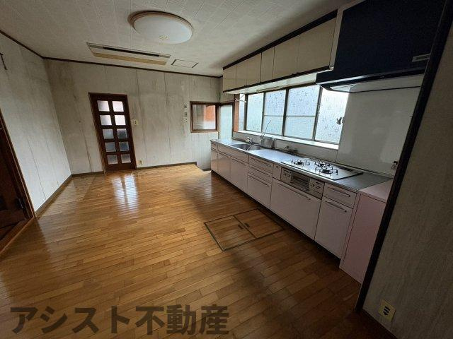榎津売戸建ての居間・リビング