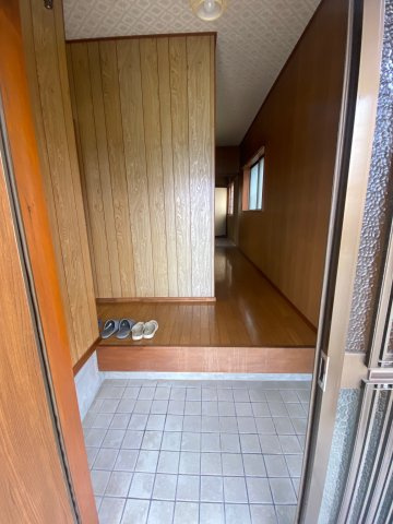 御立中一戸建の玄関