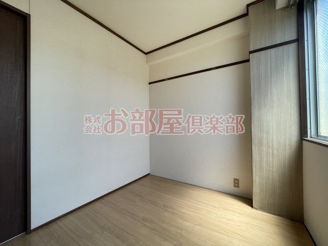 平野第ニビルの洋室|コンパクトで使いやすい洋室です