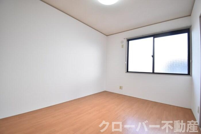 サニーコーポ A棟の内装|南洋室６帖