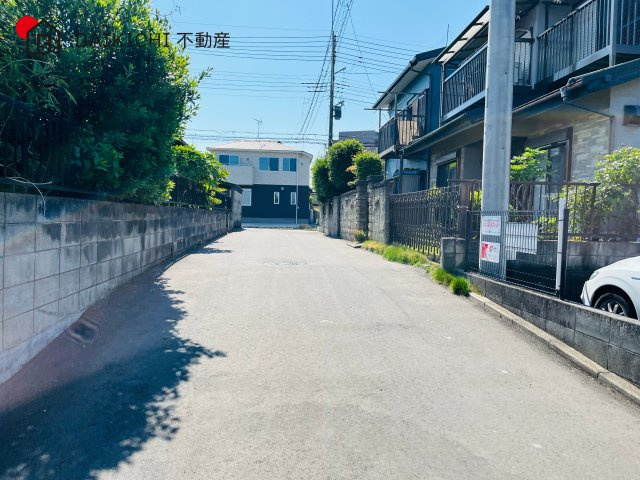 【前面道路含む現地写真】 | 川越市的場　中古戸建