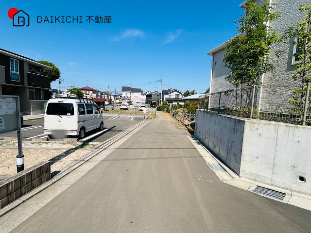 【前面道路含む現地写真】 | 川越市的場　中古戸建