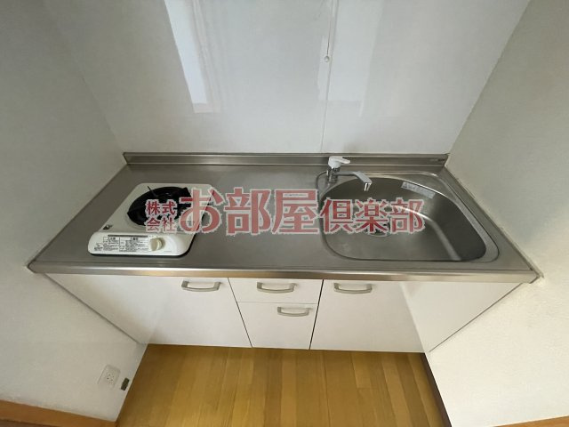吉武ビルのキッチン|コンパクトなキッチンで掃除もラクラク