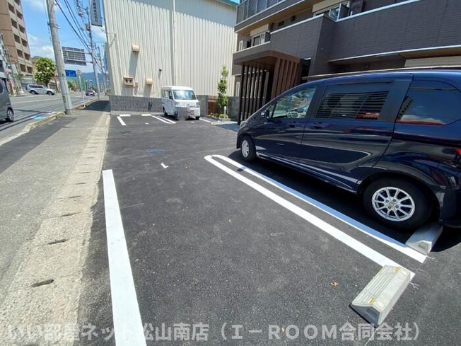 【駐車場】 | レーヴ・リボンYK
