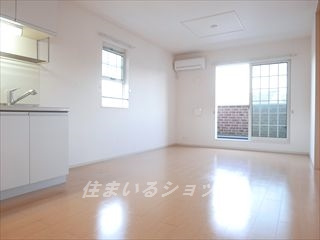 花水木　一番館の居間・リビング|エアコン付き