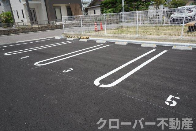 シャーメゾンJH丸亀の駐車場