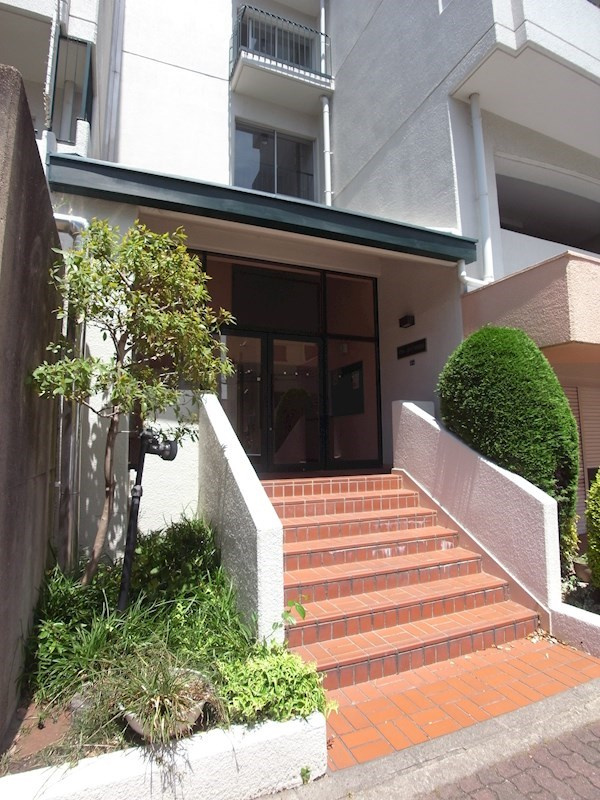 グリーンハイツ諏訪山の外観