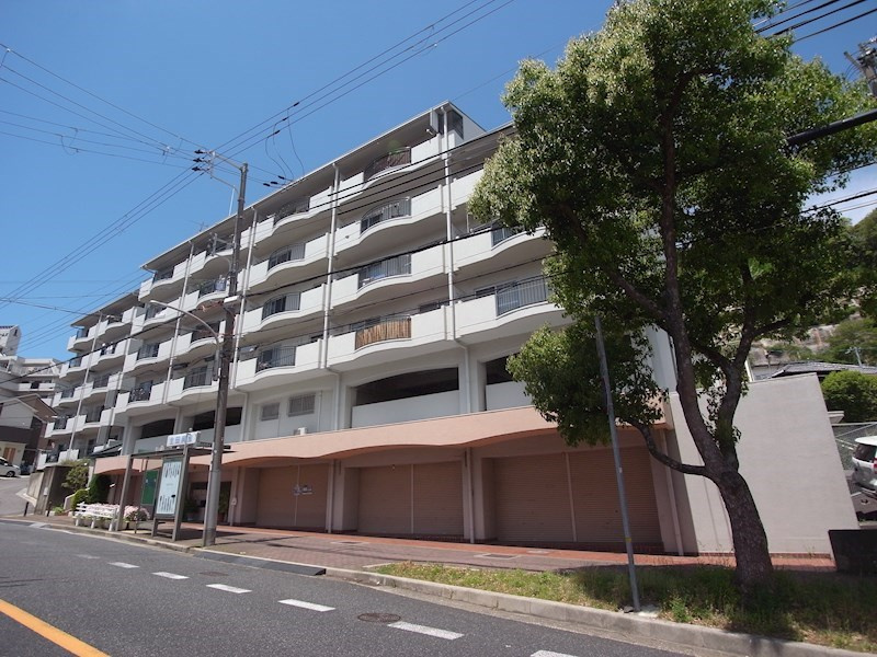 グリーンハイツ諏訪山の外観