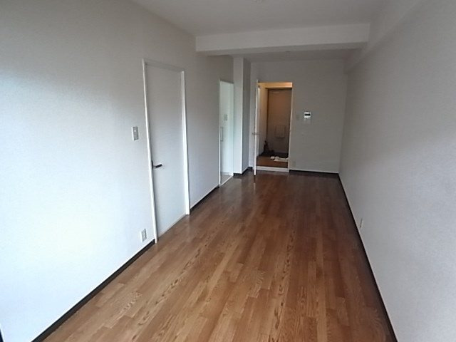ロイヤル六甲駅前の居間・リビング