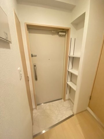 アーバンフラッツ心斎橋 (旧 La Douceur心斎橋)の玄関