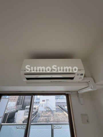アーバンフラッツ心斎橋 (旧 La Douceur心斎橋)の居間・リビング