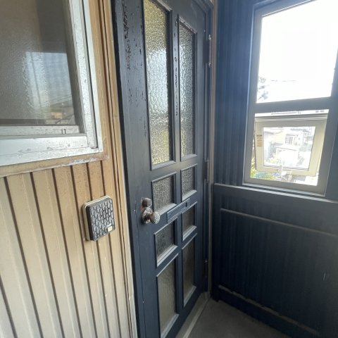 高陽ハイツの玄関