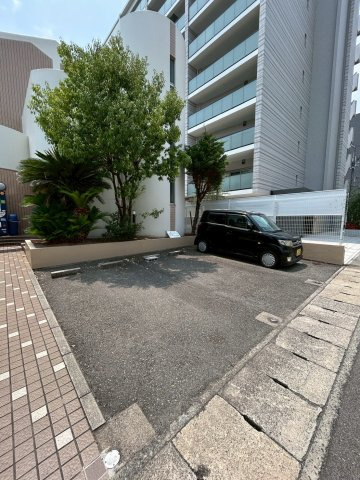 マイルドコート27の駐車場|駐車場があるので、車を買う予定の方も安心です
