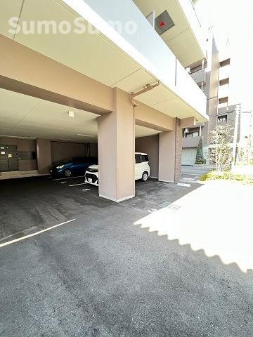 VIVACE　Nagasuhondoriの駐車場