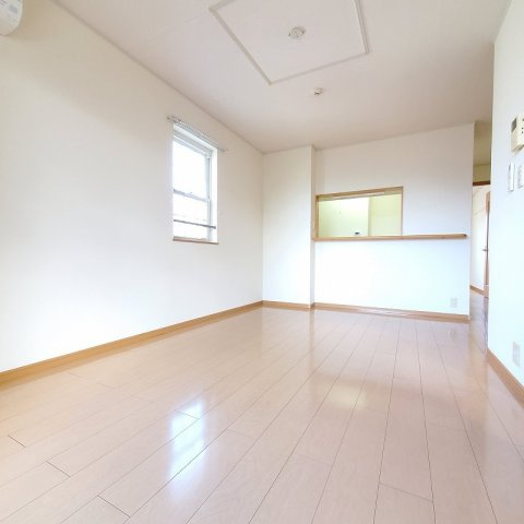 熊本市東区御領５丁目のアパートの居間・リビング