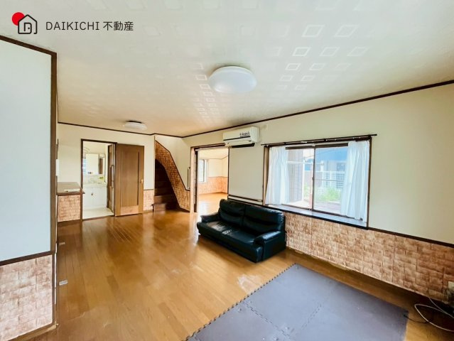 【居間・リビング】 | 毛呂山町西戸　中古戸建