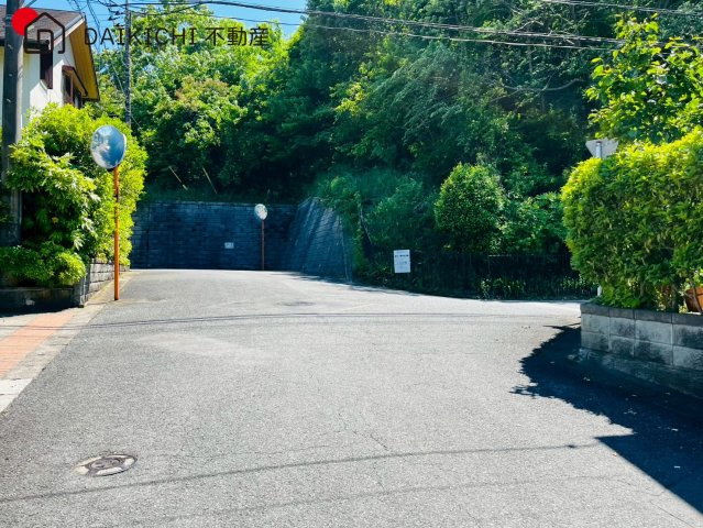 【前面道路含む現地写真】 | 日高市武蔵台5丁目　中古戸建