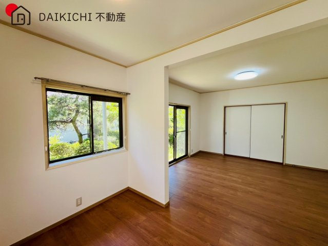 【居間・リビング】 | 日高市武蔵台5丁目　中古戸建