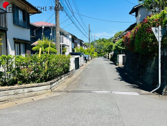 【前面道路含む現地写真】 | 日高市武蔵台5丁目　中古戸建