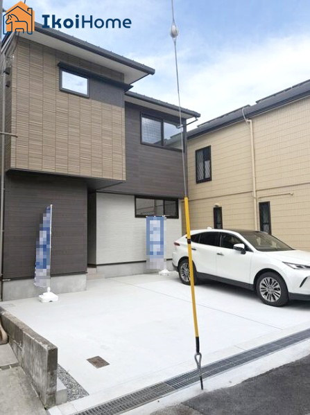 明石市二見町福里　全1棟　新築戸建の駐車場|●年中無休：当日予約可●お車は並列で2台駐車可能です！もちろん自転車やバイク等も置いていただけます！