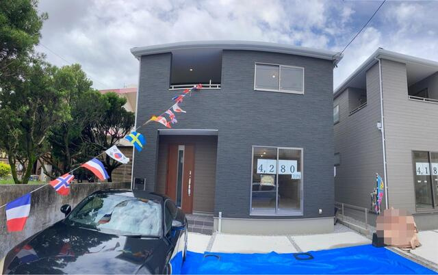 リーブルガーデン　沖縄市古謝津嘉山町　１号棟