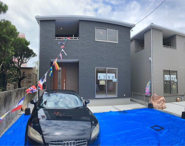 リーブルガーデン　沖縄市古謝津嘉山町　１号棟