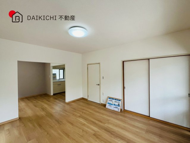【居間・リビング】 | 日高市武蔵台3丁目　中古戸建