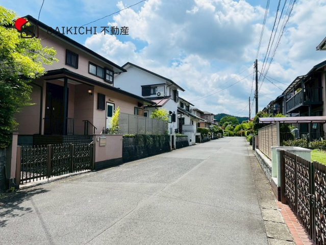 【前面道路含む現地写真】 | 日高市武蔵台3丁目　中古戸建