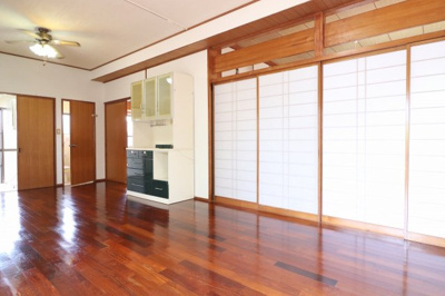 【居間・リビング】 | 豊見城市根差部　戸建
