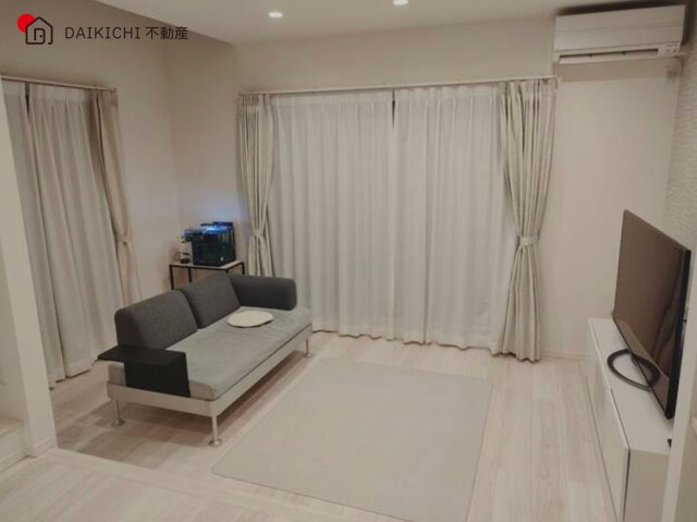 【居間・リビング】 | 日高市中沢　中古戸建