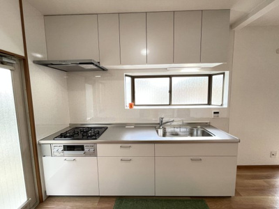 【キッチン】 | 川西市けやき坂1丁目　リフォーム済み中古戸建 | 新しいキッチンで気持ちよく新生活をスタートしませんか♪