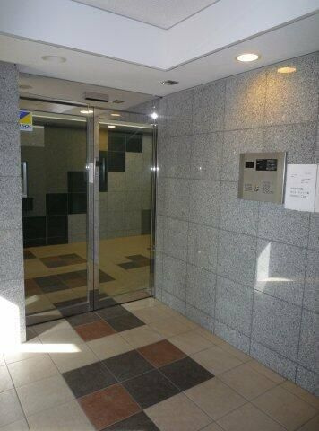クレアシオン目白通りのエントランス