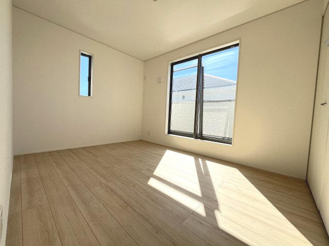 【寝室】 | 福岡市東区塩浜1丁目第6　3号棟（全3棟）【仲介手数料無料・0円】 | 現地写真。2階主寝室です。