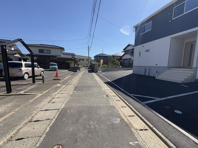 【その他】 | 福岡市東区塩浜1丁目第6　3号棟（全3棟）【仲介手数料無料・0円】 | 現地写真。前面道路です。