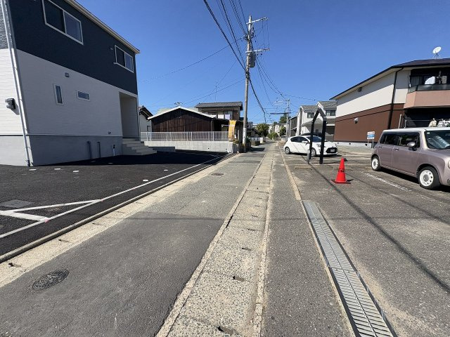 【その他】 | 福岡市東区塩浜1丁目第6　3号棟（全3棟）【仲介手数料無料・0円】 | 現地写真。前面道路です。