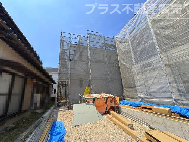 【外観】 | 福岡市東区塩浜1丁目第6　3号棟（全3棟）【仲介手数料無料・0円】 | 現地写真。プラス不動産販売なら、現場の全ての棟をまとめてご見学頂けます。