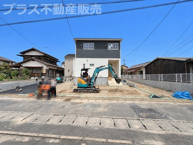 【外観】 | 福岡市東区塩浜1丁目第6　3号棟（全3棟）【仲介手数料無料・0円】 | 現地写真。プラス不動産販売なら、現場の全ての棟をまとめてご見学頂けます。
