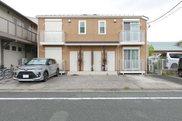 ラピス新宿B棟の駐車場