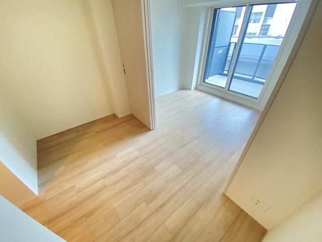 ＯＮＥ　ＲＯＯＦ　ＲＥＳＩＤＥＮＣＥ　ＮＩＳＨＩＮＩＰＰＯＲＩの居間・リビング