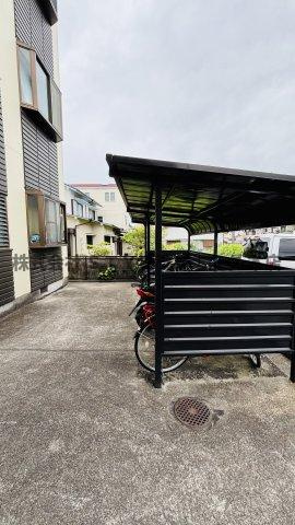仲介手数料0円！メガーヌ野並の駐車場
