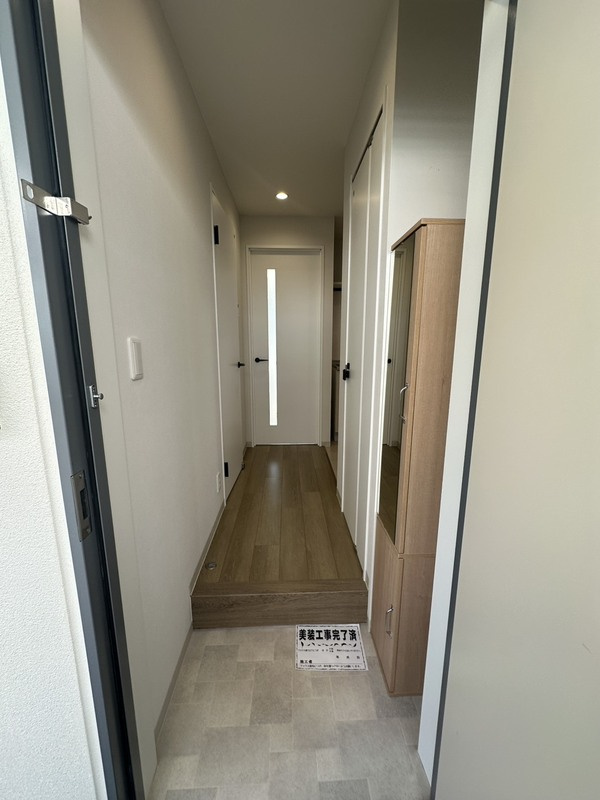 Acht HIK Residence 南住吉 の玄関