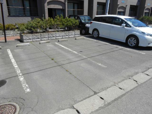 ザアレンジシンの駐車場