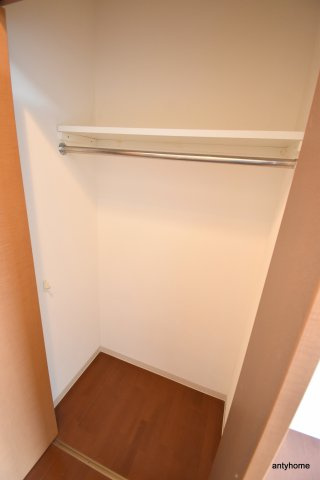 ドゥーエ江坂2　仲介手数料無料の収納