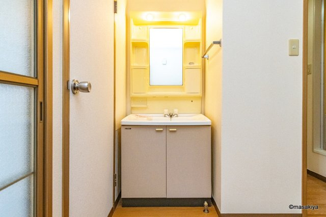アネックス一由の洗面所