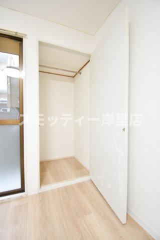 OMレジデンス西加賀屋の収納