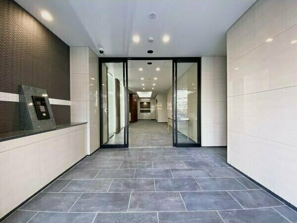 S-RESIDENCE葵Ⅱのエントランス