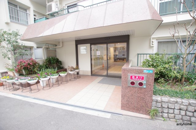 プラザ新大阪　仲介手数料無料のエントランス